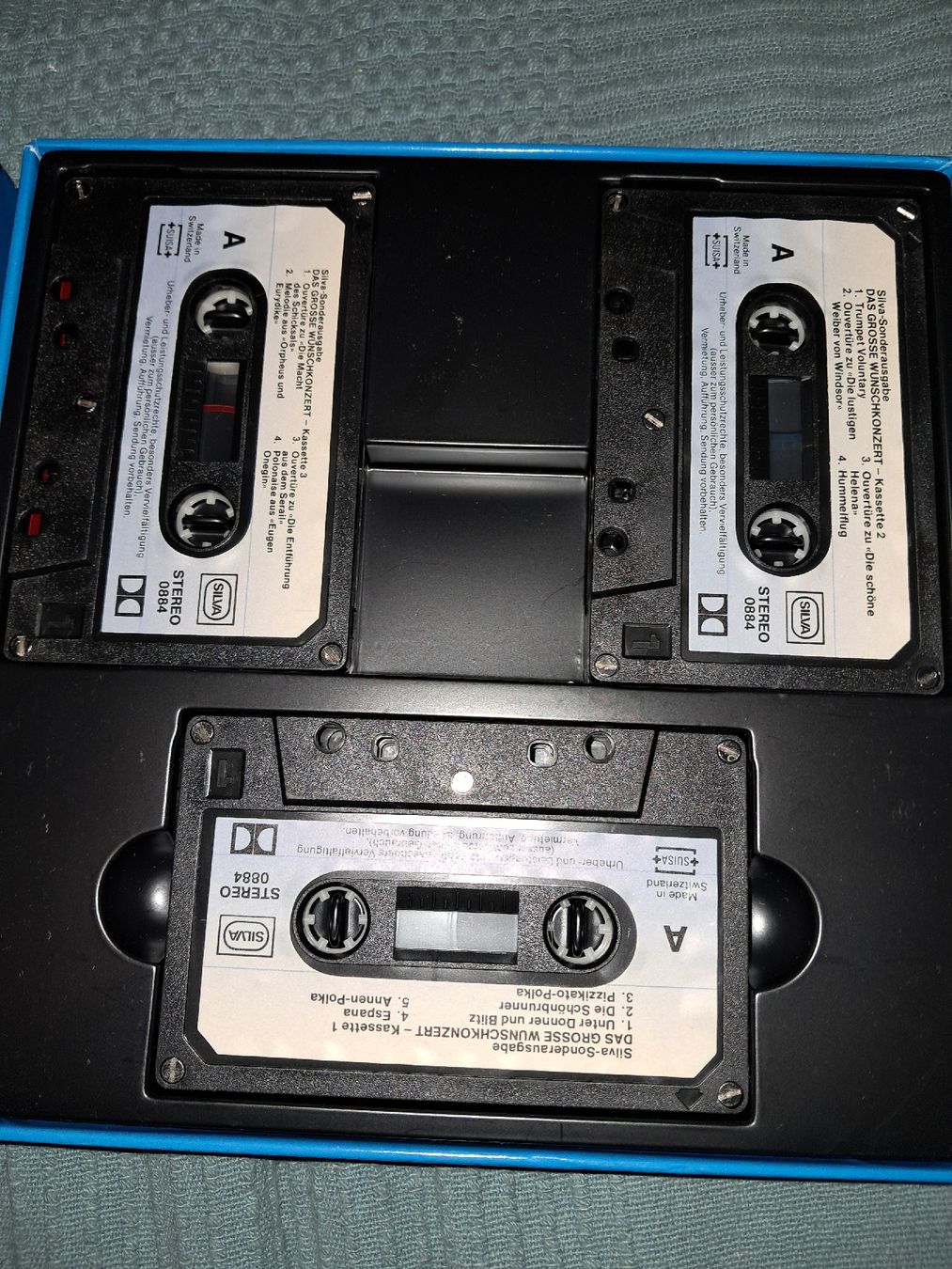 Musicassette: Coffret de 3 cassettes audio – Usato da Le locle venduto da juliensaran 2