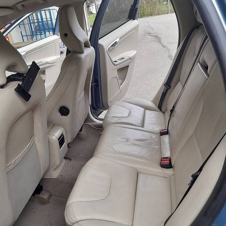 Automobili: Volvo XC60 D3 AWD Automat  – Usato da Reigoldswil venduto da maslah 3