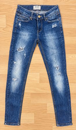 Stradivarius Damen Jeans Gr. 34 – Used Look – neuwertig
