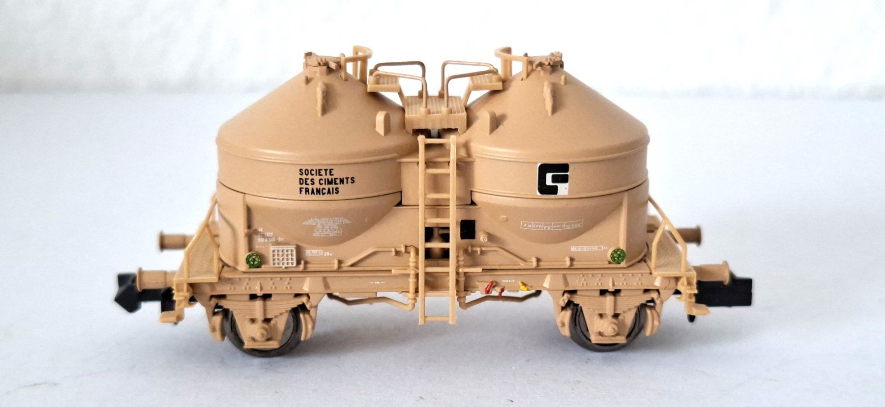 Trix Trains électriques: Minitrix  SNCF " SOCIETE DES CIMENTS  FRANCAIS " – D'occasion à Biberist par Ntrains