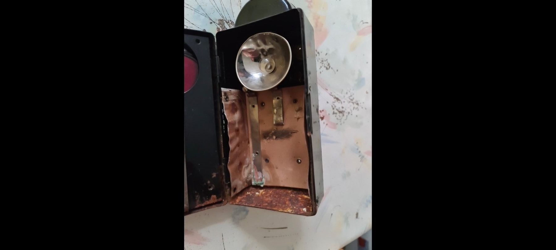 Lampade: Ancienne lampe à main – Usato da Cortaillod venduto da signep 4