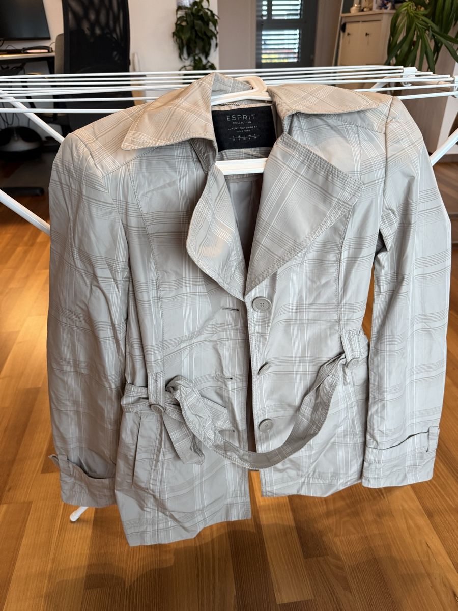 Esprit Giacche: Veste Esprit, taille 36, parfait état! – Usato da St-Sulpice VD venduto da elo_9ghs