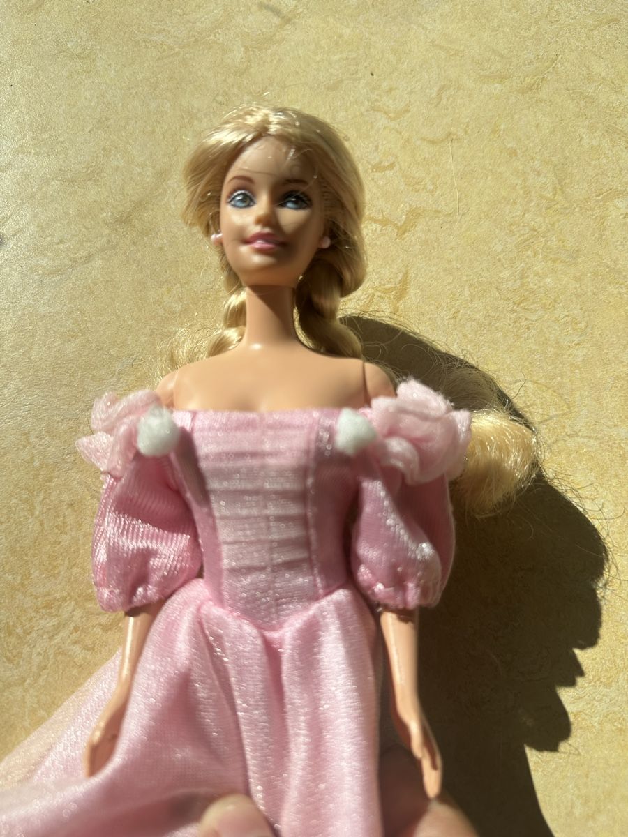 Puppen: Barbie danseuse avec accessoires – Gebraucht aus Versoix von nol_7td7 7