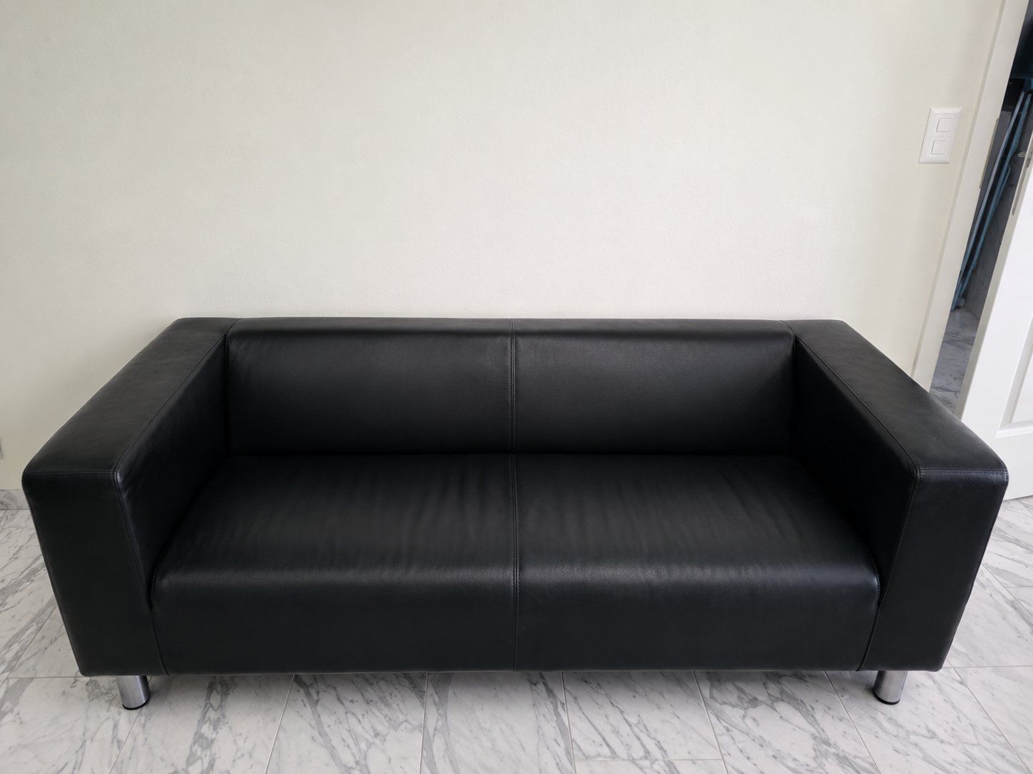 Ikea Divani: IKEA KLIPPAN 2er Sofa schwarz Lederoptik gepflegt – Usato da Derendingen venduto da dei_q7cw 1