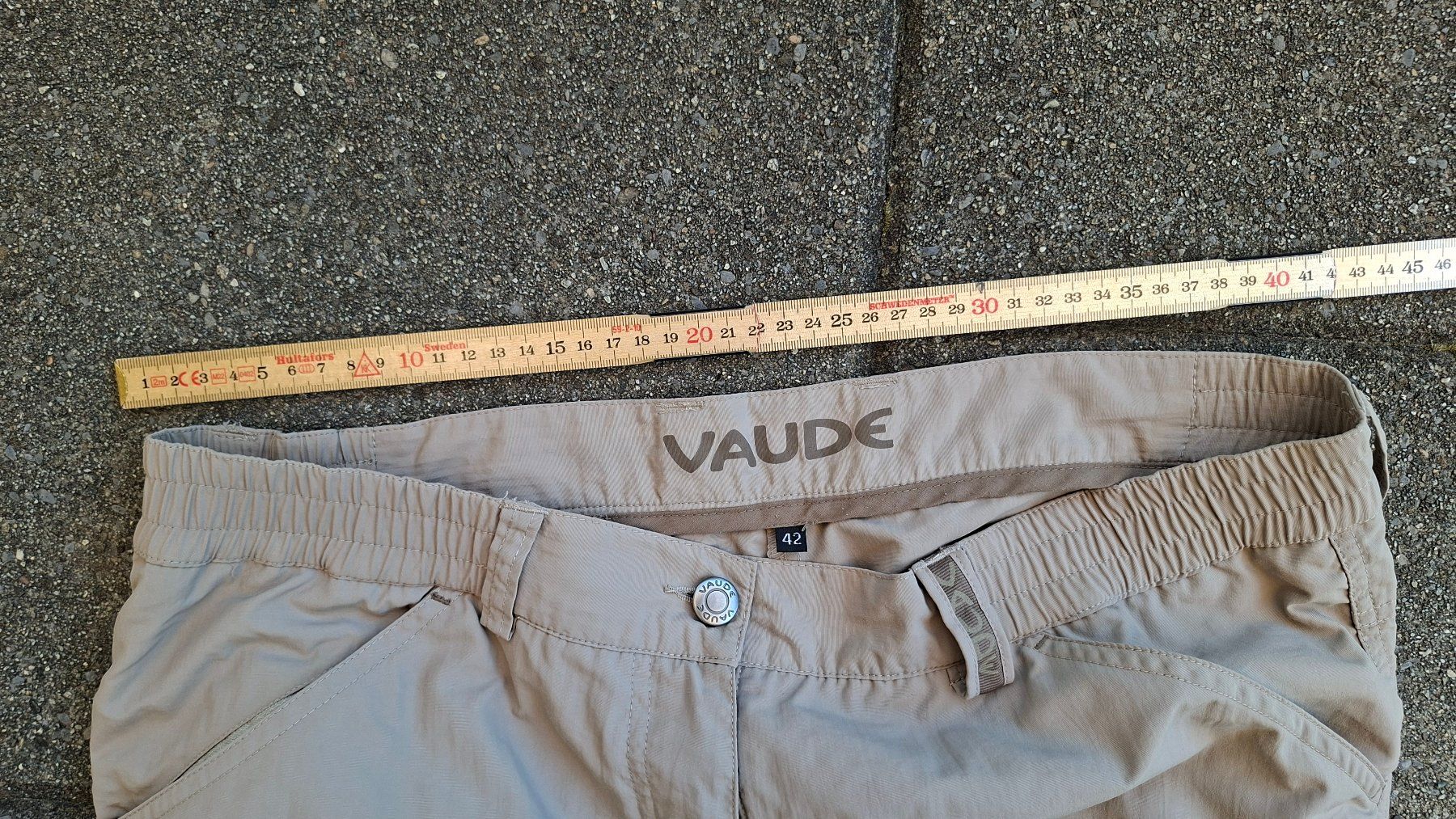 Vaude Pantaloni: Wanderhose / Trekkinghose beige Gr. 42 – Usato da Küssnacht am Rigi venduto da AutoVilla 1
