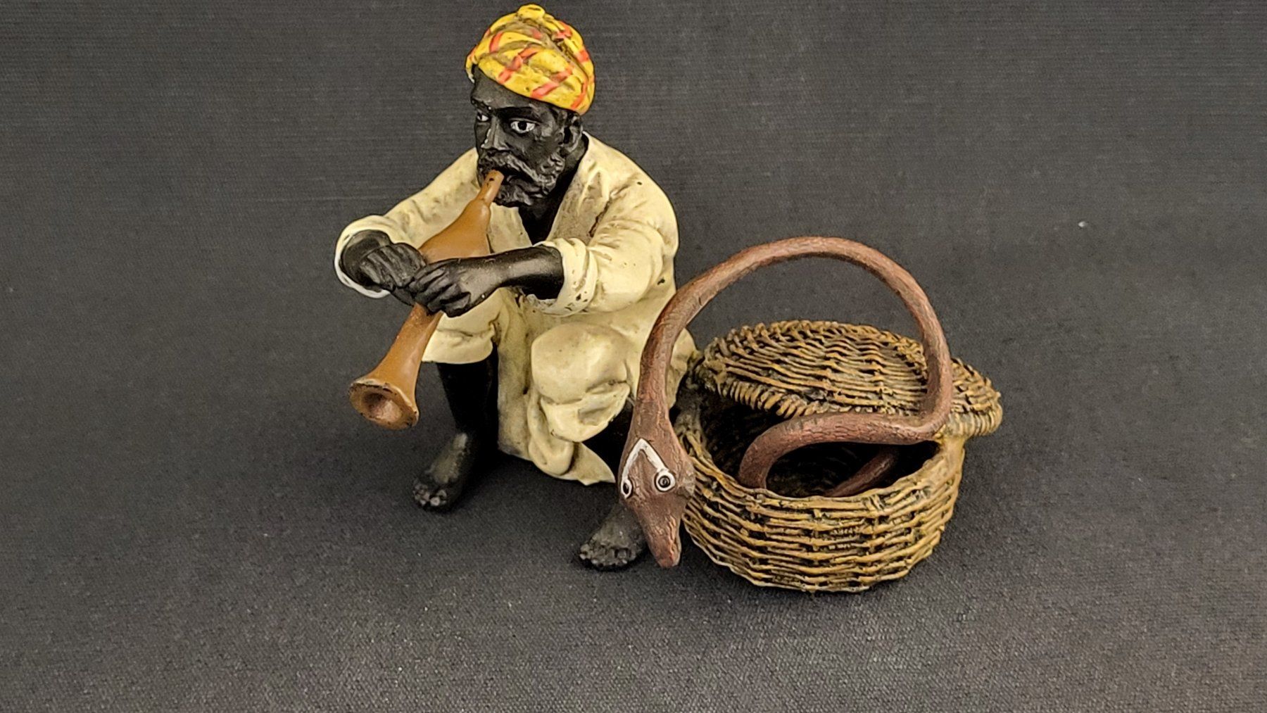 Figurines: Handbemalte Bronze-Figur SCHLANGEN-BESCHWÖRER – D'occasion à Basel par spinne02 1