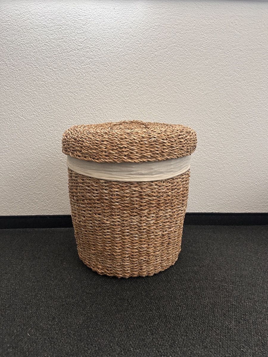 Paniers à linge: Wäschekorb – Neuf (Voir description) à Zuckenriet par Schoeme04