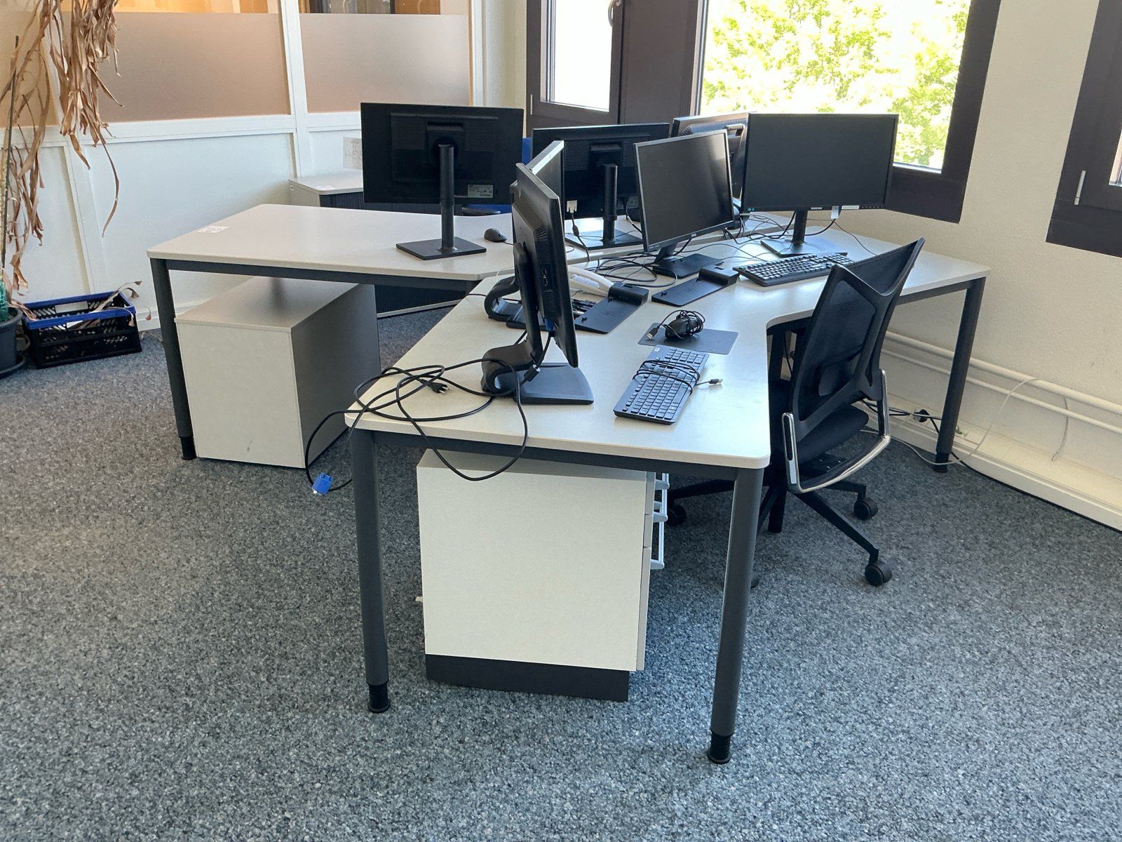 Scrivanie: Hochwertige Büromöbel – Usato da Zürich venduto da PIPM_Switzerland 1