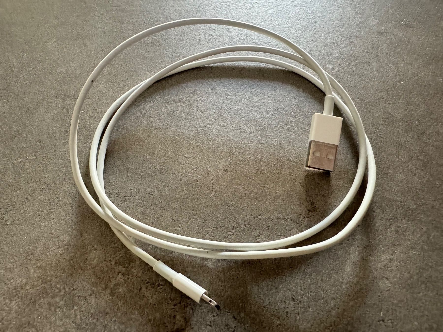 Apple Cavi: Lightning auf USB Kabel (1 m) – Usato da Ettingen venduto da Ralakeet