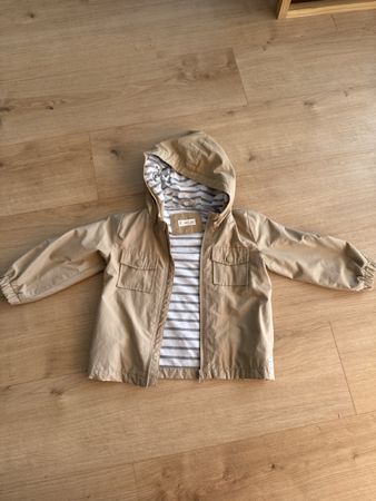 Kinder Jacke beige Kapuze Grösse 104 gute Zustand
