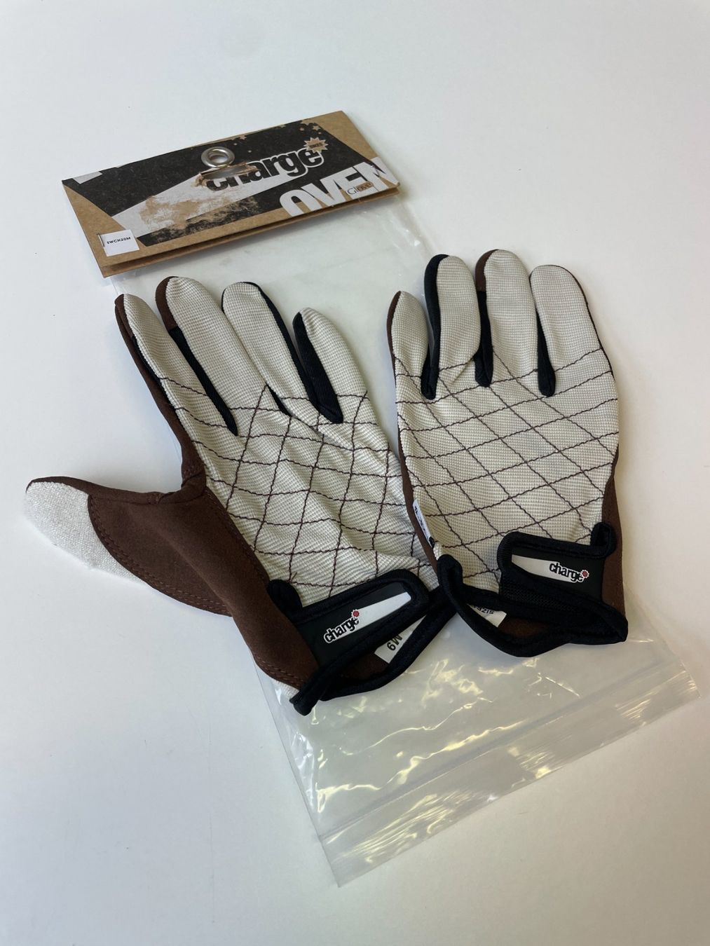 Guanti & manicotti: NEU - Charge 'OVEN' Velo Handschuhe Grösse M – Nuovo e nell'imballaggio originale da Bern venduto da lolapennt 6