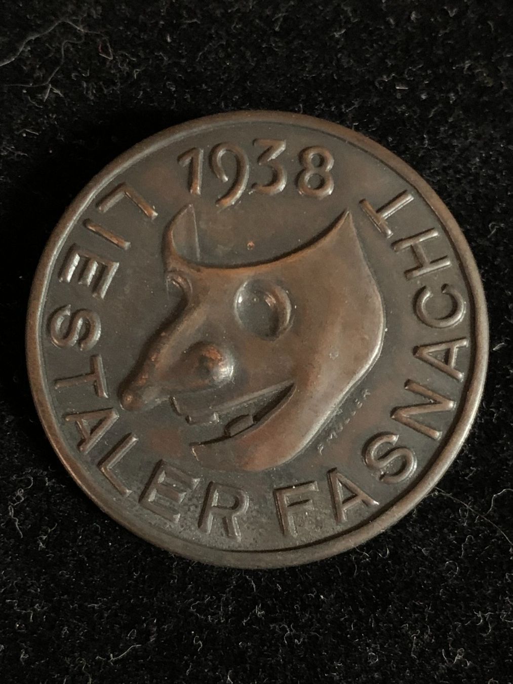 Placchette & Badge: Fasnachts Plakette Liestal Kupfer 1938 – Usato da Therwil venduto da Zelle13