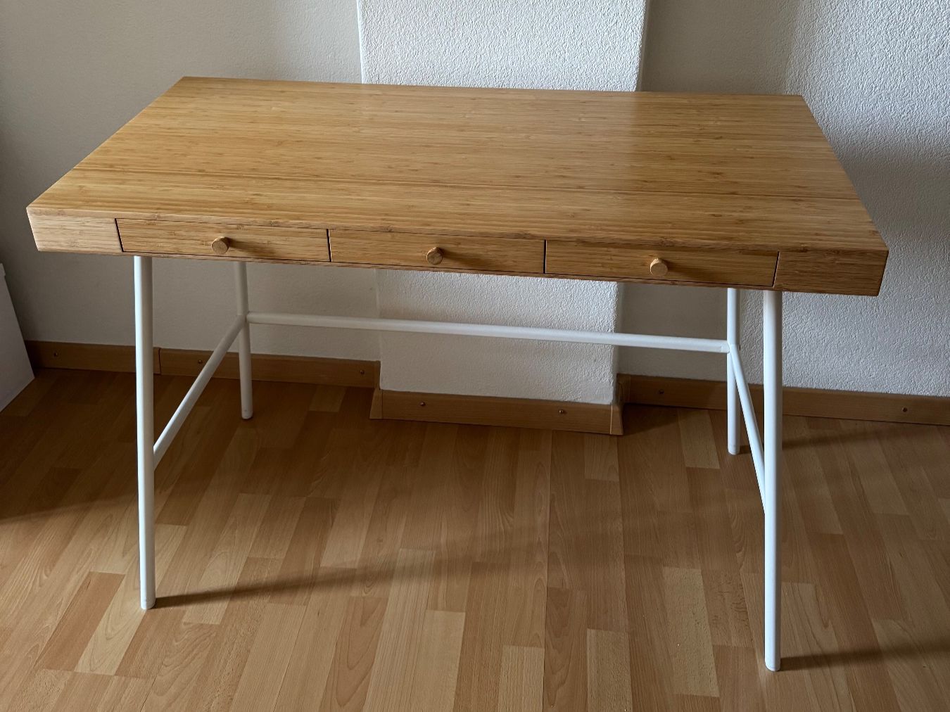 Ikea Scrivanie: Schreibtisch IKEA LILLASEN – Usato da Zürich venduto da ord_7whj