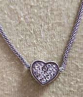 Schöne Herzkette mit Strass