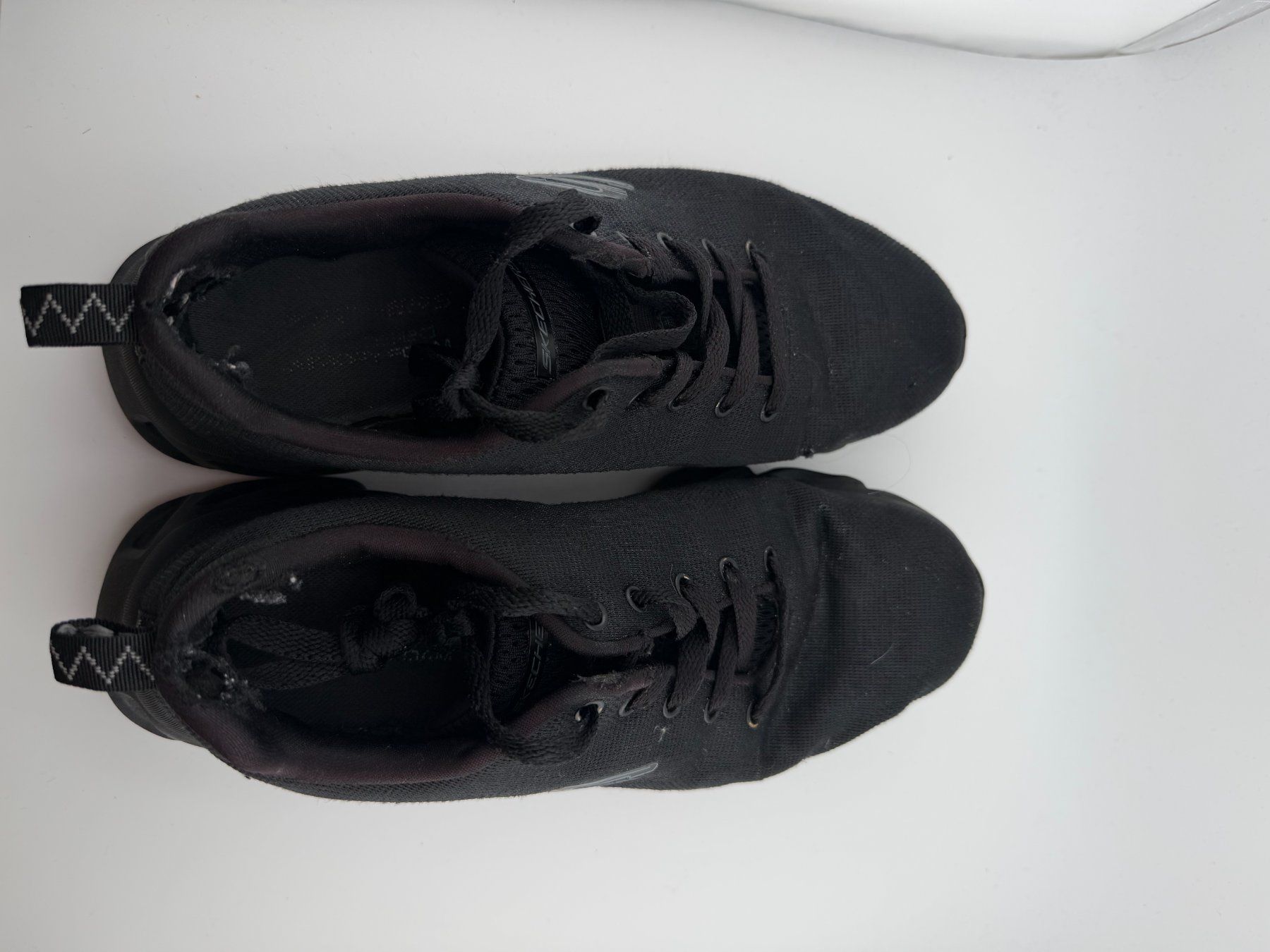 Scarpe da donna: Schwarze Skechers Schuhe – Usato da Riehen venduto da edu_92w7 2
