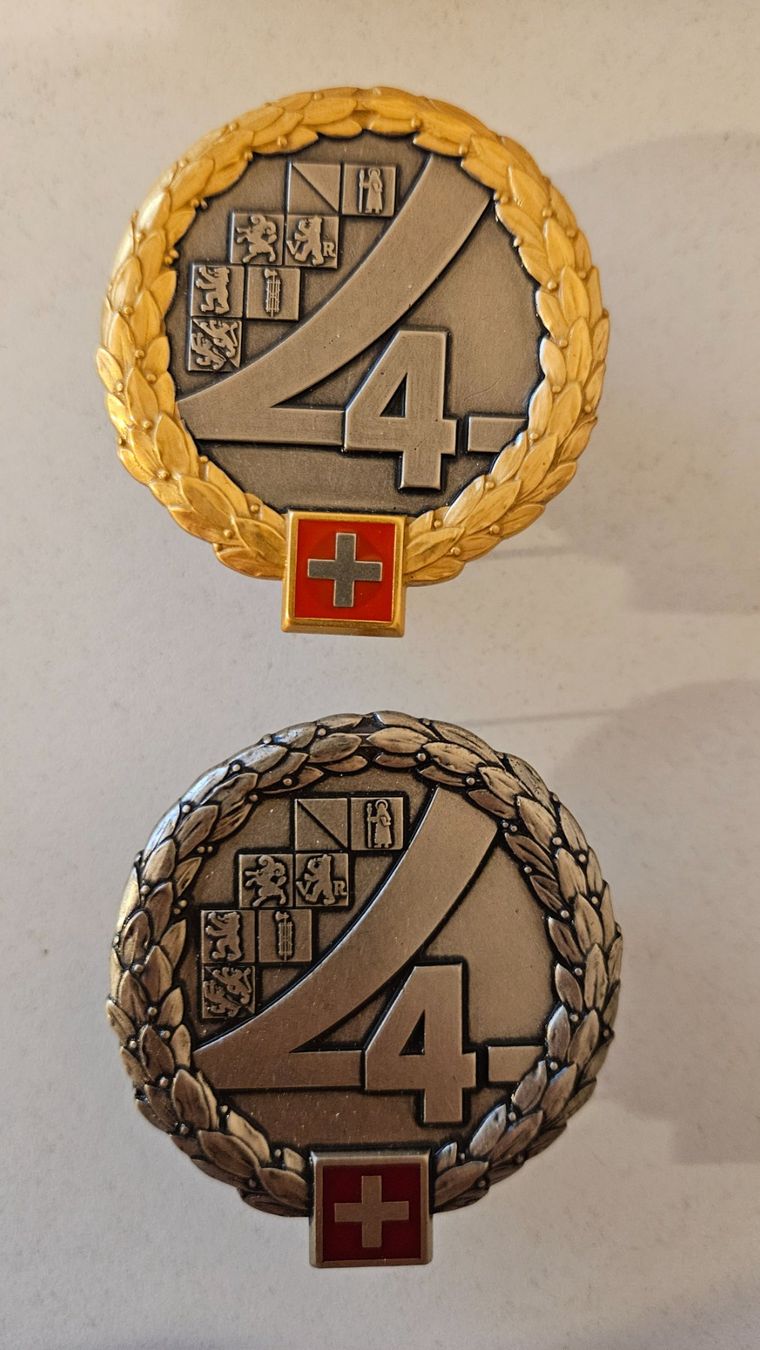 Schweizer Armee Placchette & Badge: Peret Emblem Schweizer Armee – Nuovo (secondo la descrizione) da Urdorf venduto da reg_q6nr