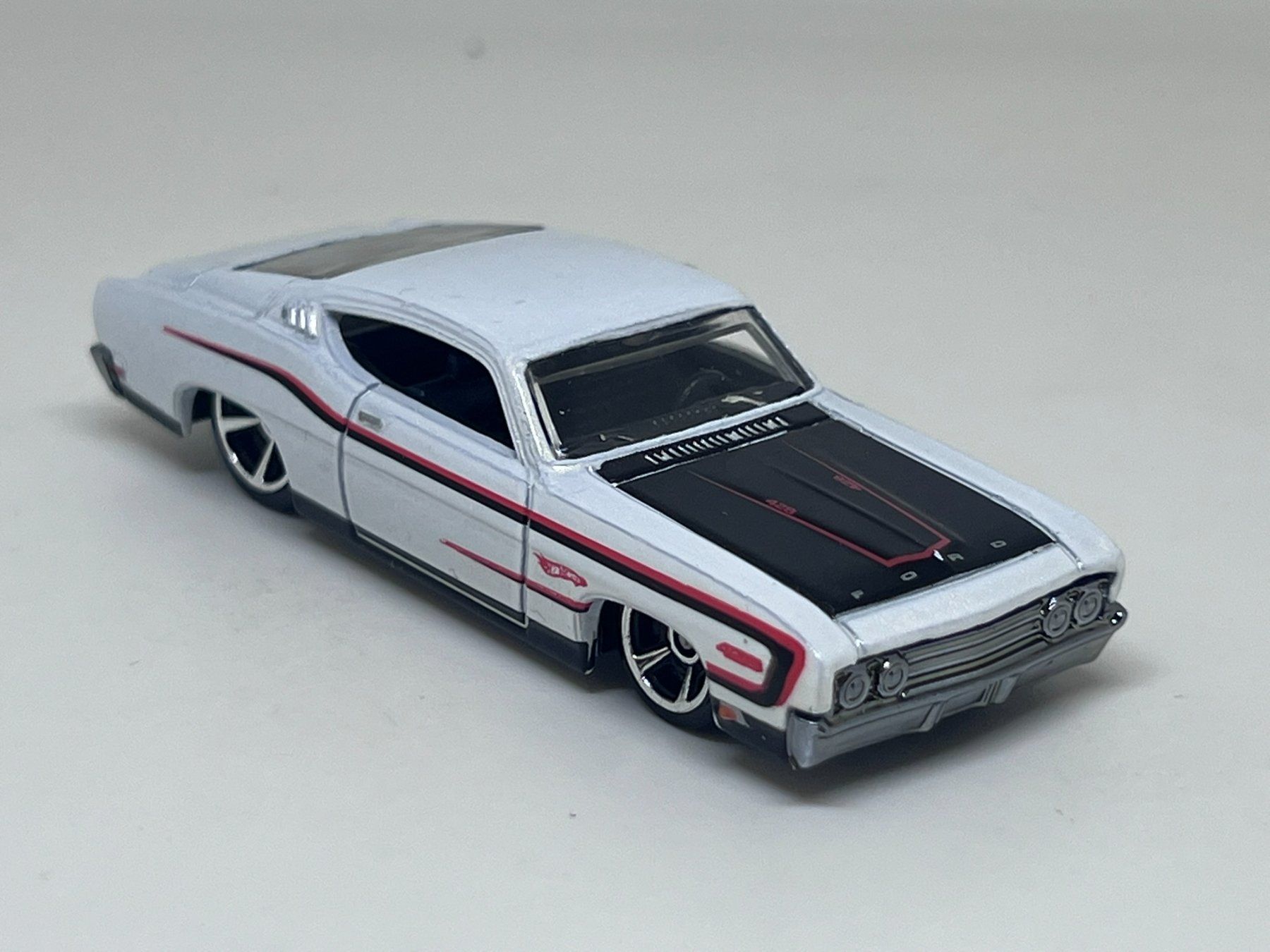 Hot Wheels Modellini d'auto: Hot Wheels '69 Ford Torino Talladega – Nuovo (secondo la descrizione) da Wildegg venduto da LaaBoutique