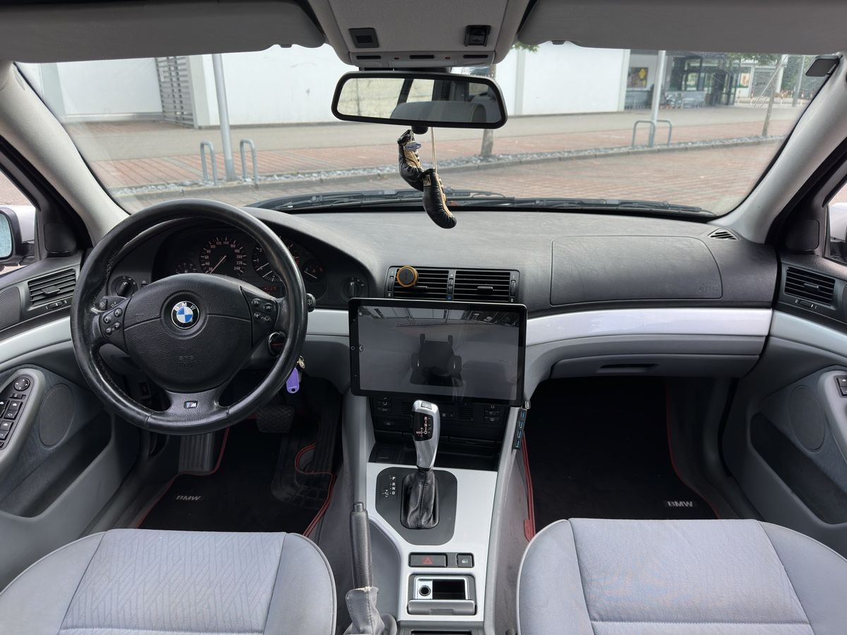BMW Autos: BMW 528i Touring E39 2000 MFK bis Ende 2026 – Gebraucht aus Wädenswil von HobbyZimmer 9