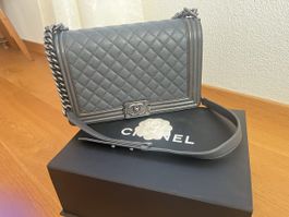 Chanel Boy Bag Grau, Silber Hardware new medium