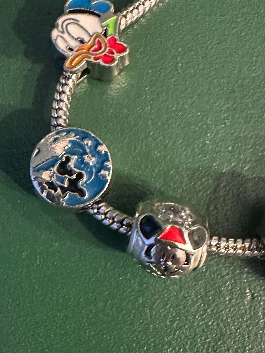 Bracciali & Braccialetti: Charm-Armband mit Disney-Motiven – Usato da Zürich venduto da iva_9svl 2
