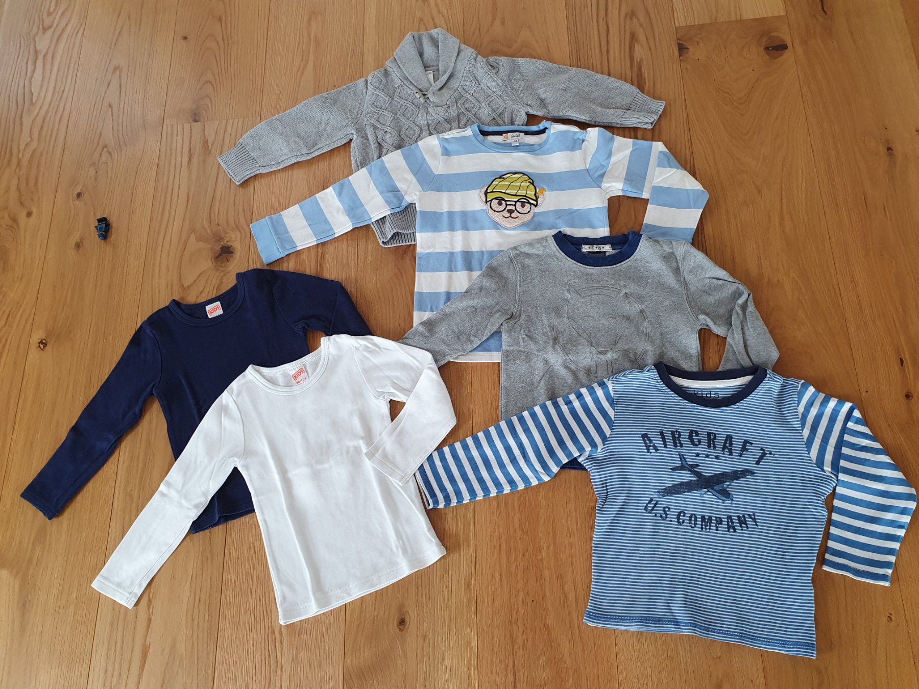 Ensembles coordonnés: Kleiderpacket Junge, Gr. 98 – D'occasion à Pfyn par ka.we