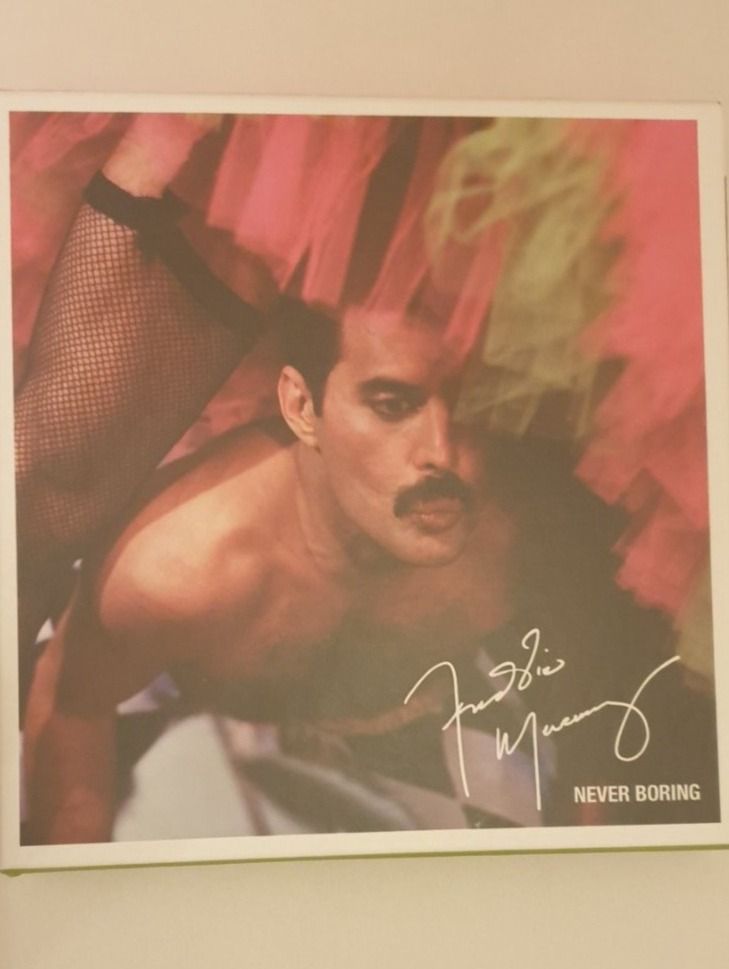 CD: Freddie Mercury Special Edition Never Boring – Nuovo e nell'imballaggio originale da Sennhof (Winterthur) venduto da totti_francesco