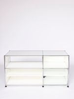 USM Sideboard weiss mit Glastür, Ausstellungsmodel