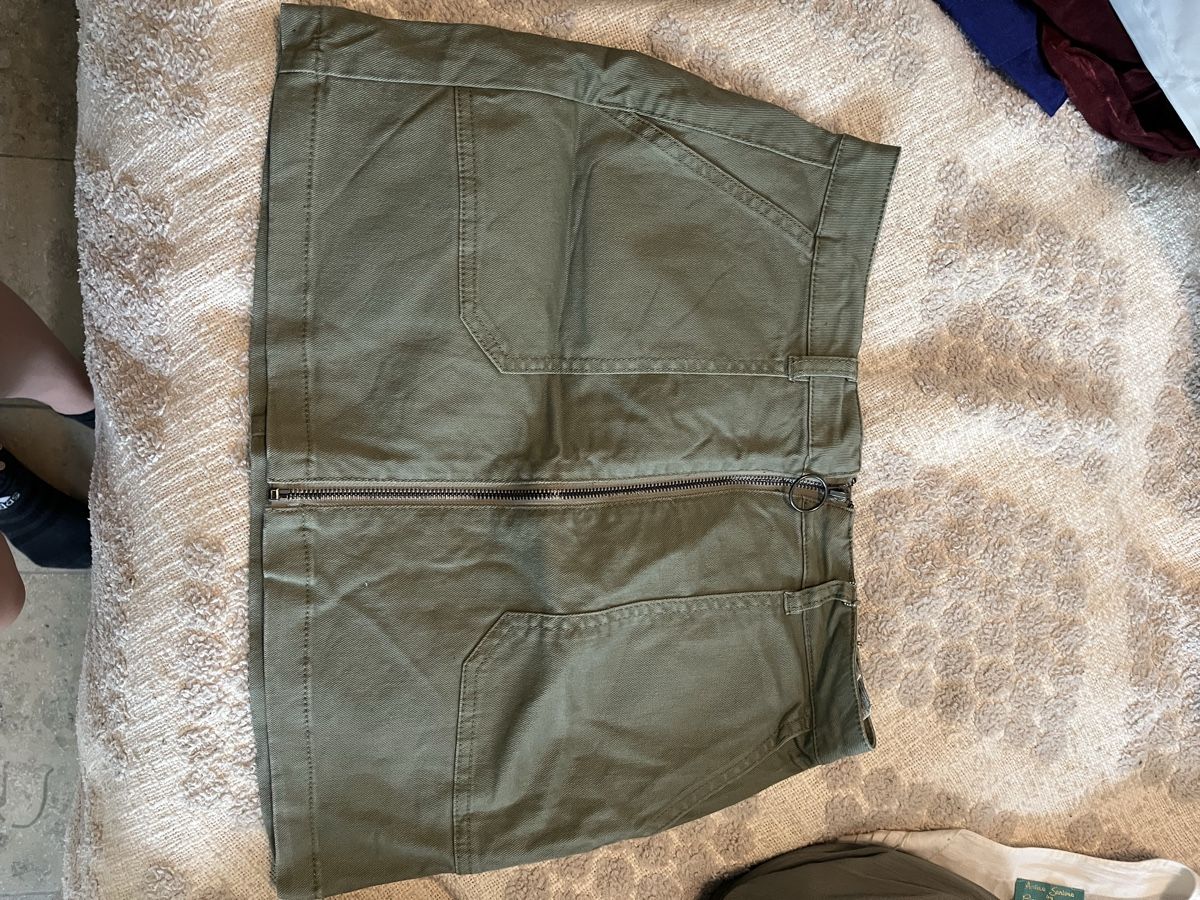 Gonne: Pull&Bear Rock, khaki, Grösse M, neuwertig, mit Reissverschl – Nuovo (secondo la descrizione) da Gockhausen venduto da Lali013 1