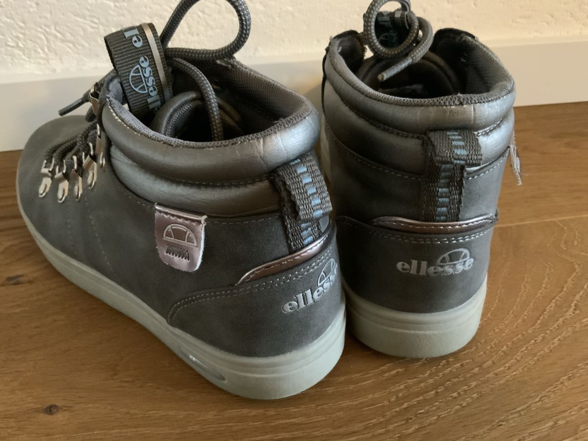 Ellesse Scarpe da donna: Ellesse Schnürschuhe Damen – Usato da Rorschacherberg venduto da chetan01 1