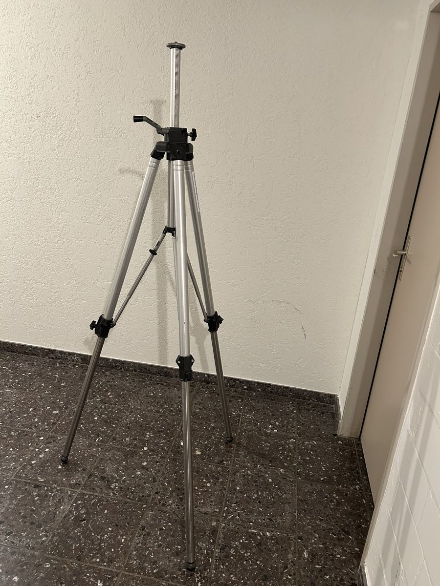 Manfrotto Trépieds & Accessoires: Manfrotto Studio Stativ Pro Alu, sehr stabil  – D'occasion à Glattfelden par gwendolyn007 7