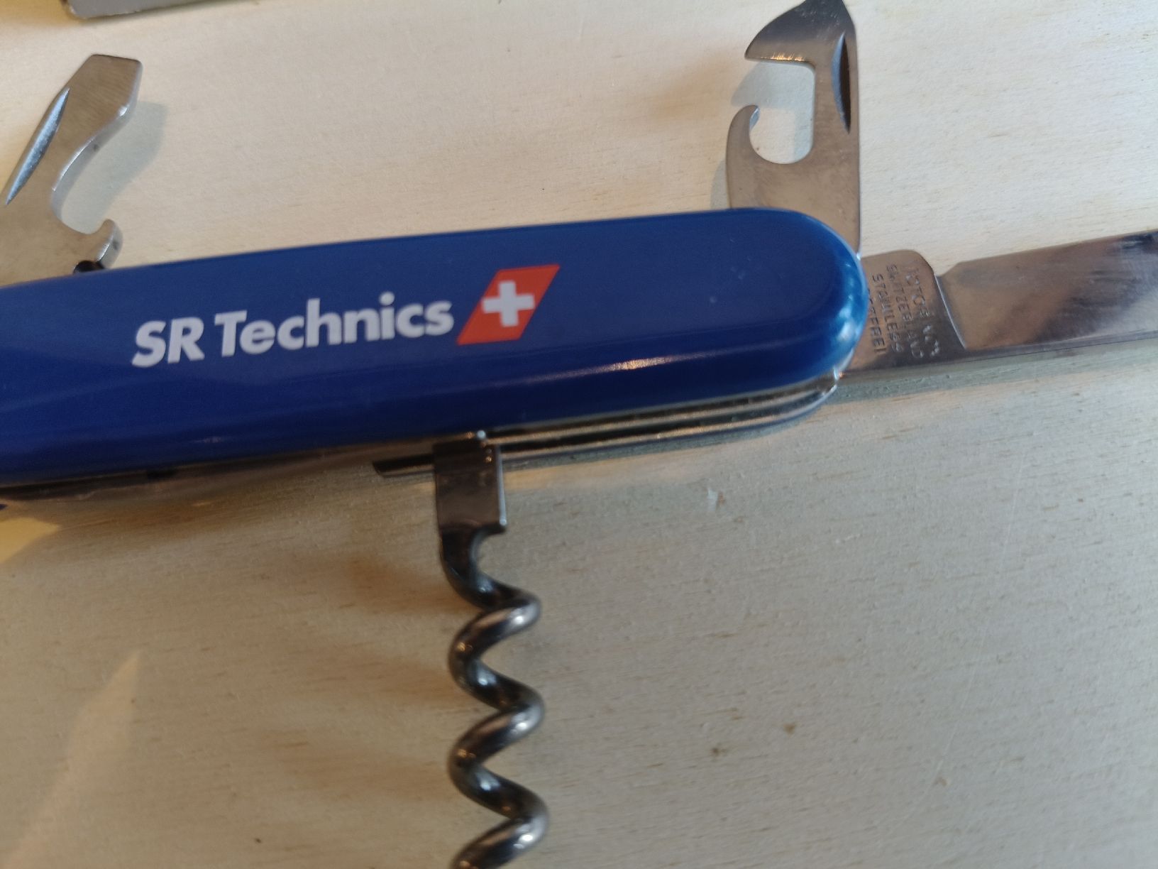 Victorinox Couteaux de poche: VICTORINOX,  SWISS SR Technics – D'occasion à Zwingen par inf_2blh 1