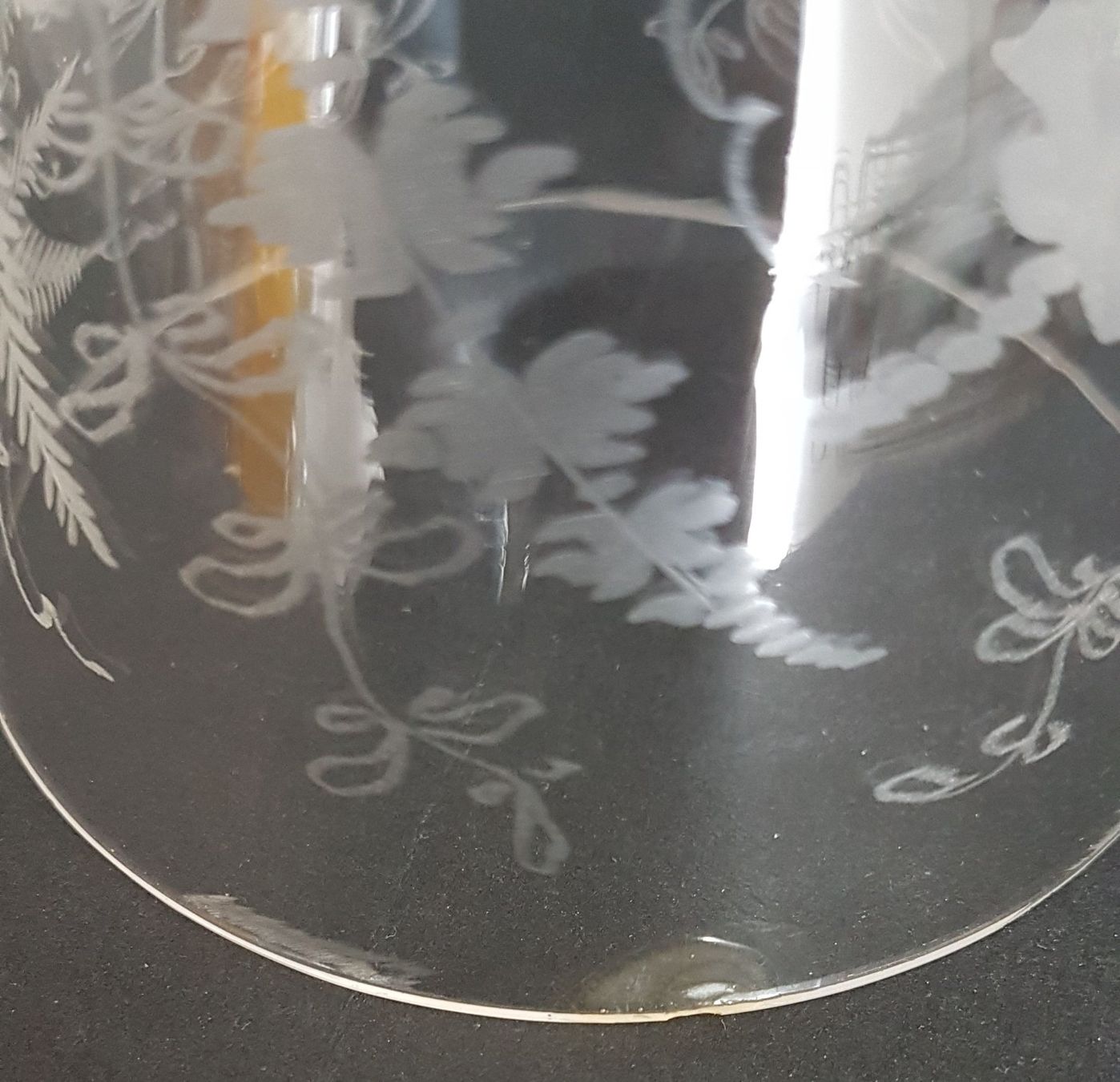 Gläser: Antikes Glas konisch graviert Blumen – Gebraucht aus Kaltbrunn von Condor2 3