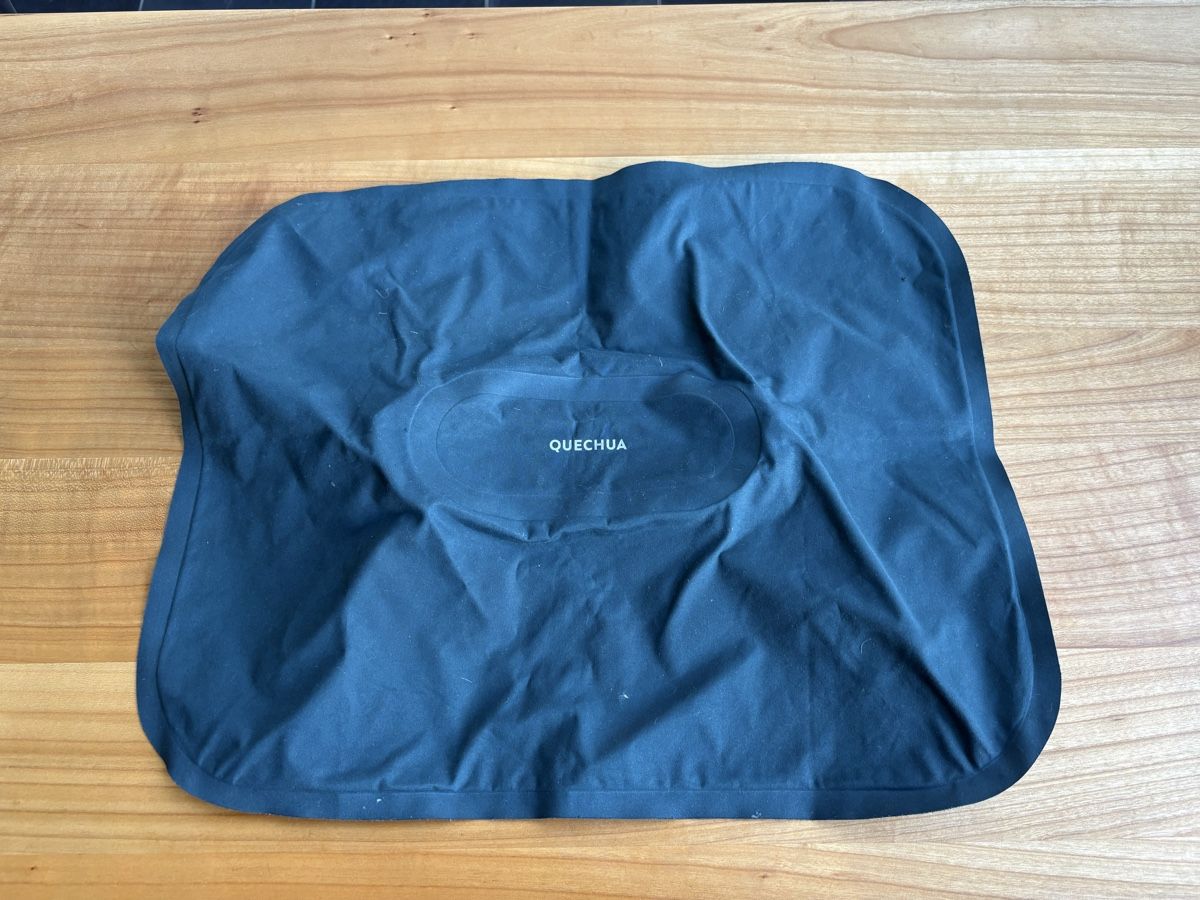 Kissen: Quecha Camping Kissen – Gebraucht aus Grüt Gossau ZH von vet_m2hc