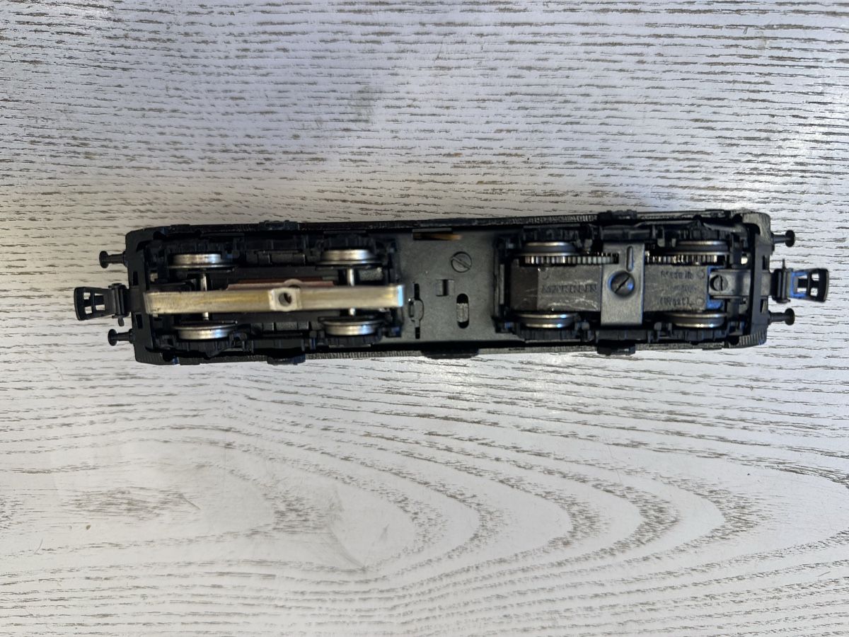 Märklin Modellini di ferrovie: Märklin 3036 ÖBB BR 1141 – Usato da Lupsingen venduto da New-Haven 5