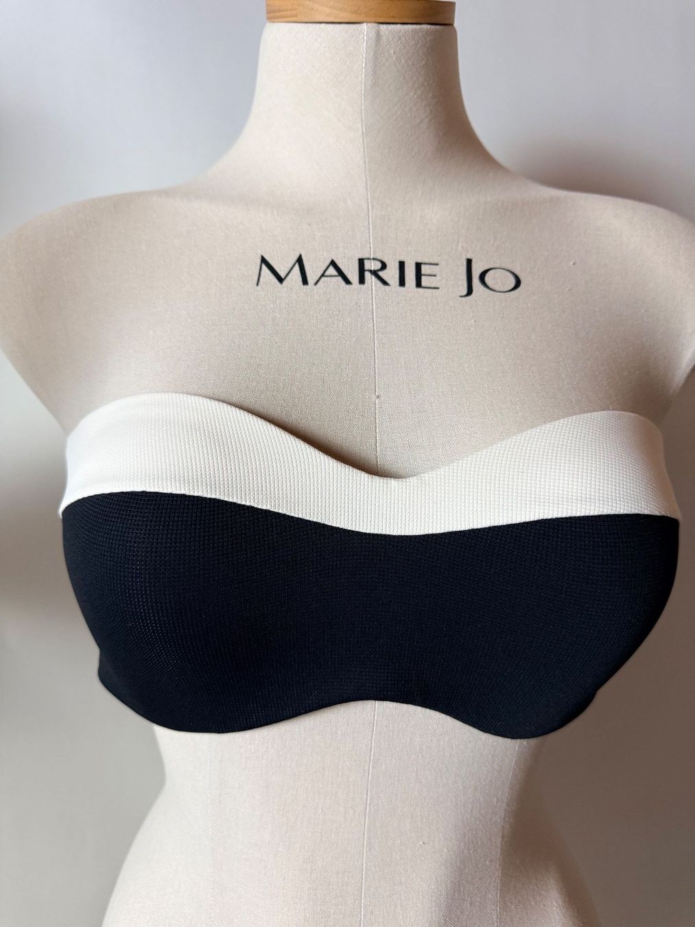 Triumph Costumi da bagno & Bikini: TRIUMPH, Bikini-Oberteil SUMMER GLOW, Grösse 42B – Nuovo e nell'imballaggio originale da Rudolfstetten venduto da gst_g7xl