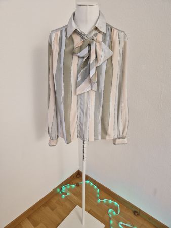 Elegante Damenbluse mit Schleife Gr. 44