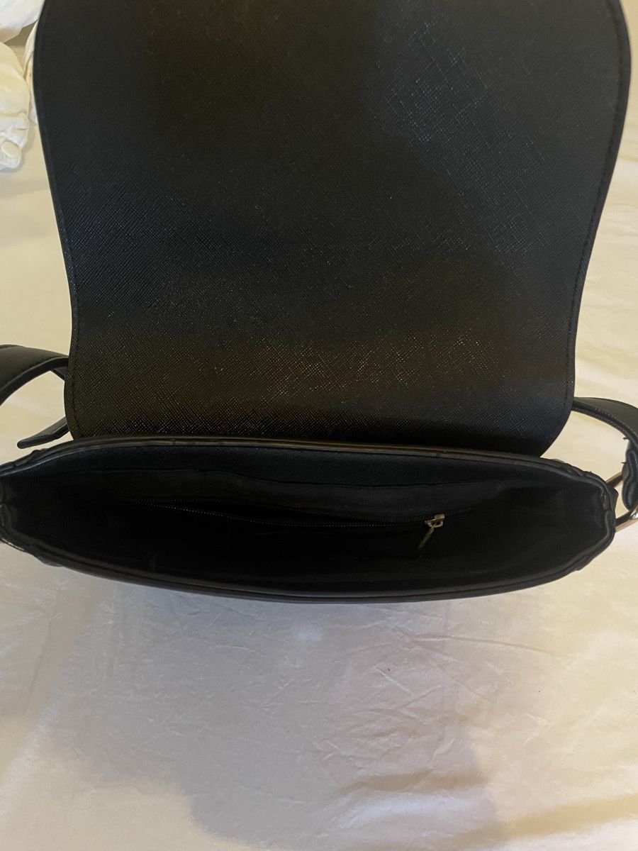 Taschen für Damen: Schwarze Tasche neuwertig – Neu (gemäss Beschreibung) aus Jonen von vik_7rcj 1