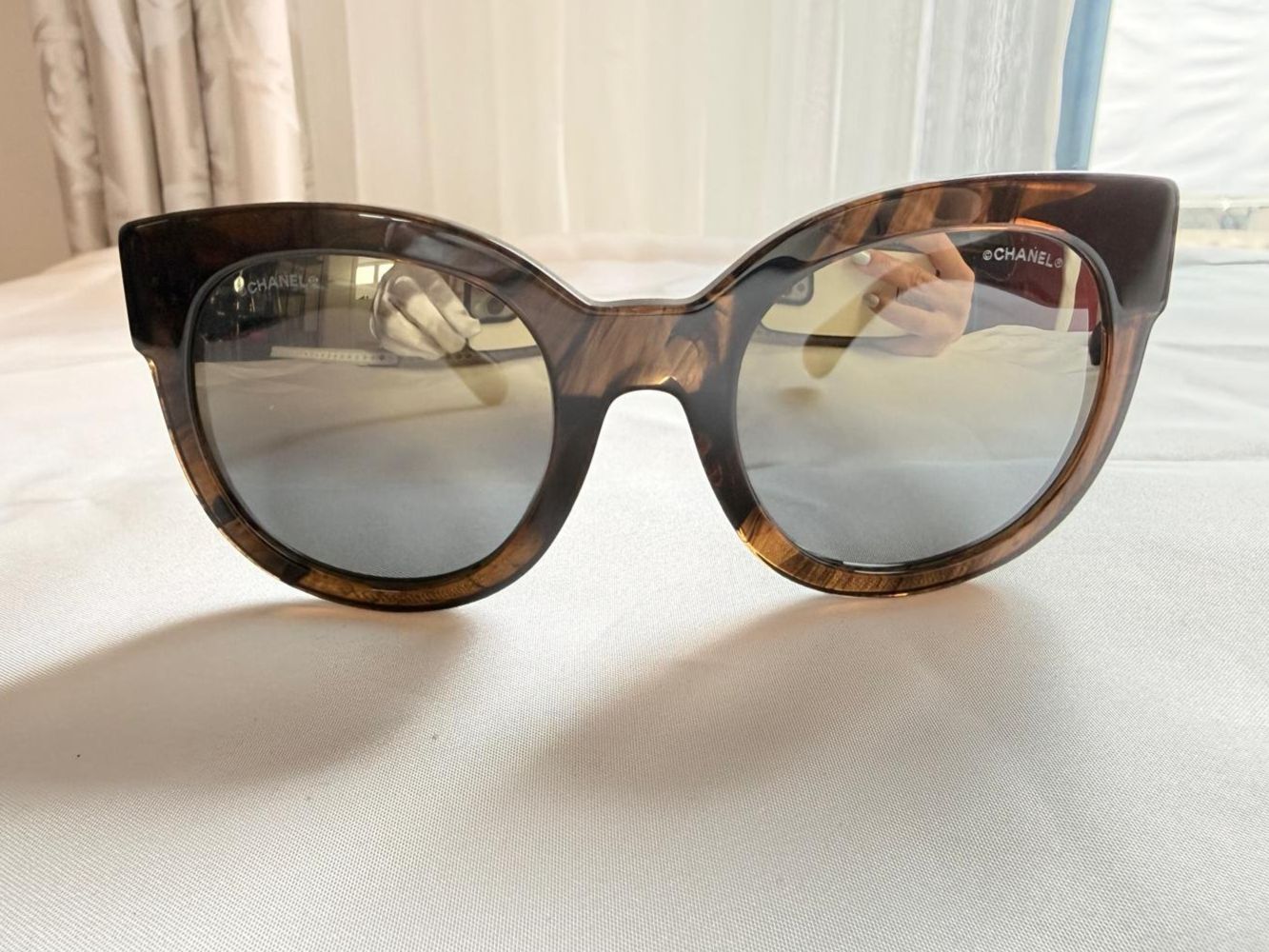 Chanel Brillen & Gläser: Chanel Sonnenbrille mit schwarzen CC Logo – Neu (gemäss Beschreibung) aus Oberarth von SSS. 1