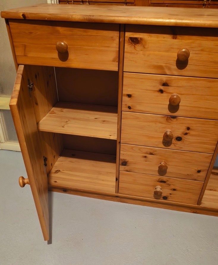 Commodes: Sideboard Kiefer massiv – D'occasion à Altendorf par or4cl3cr45h 4
