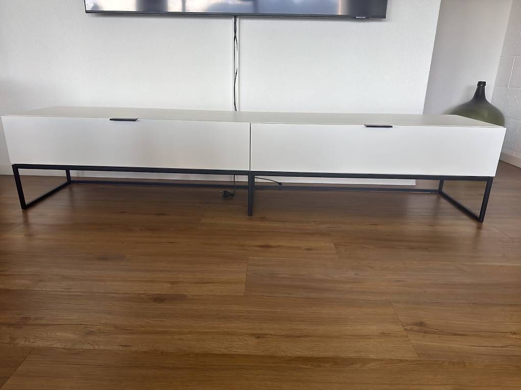 TV Möbel: Meuble tv + petite table  – Gebraucht aus Vouvry von gra_vtp7
