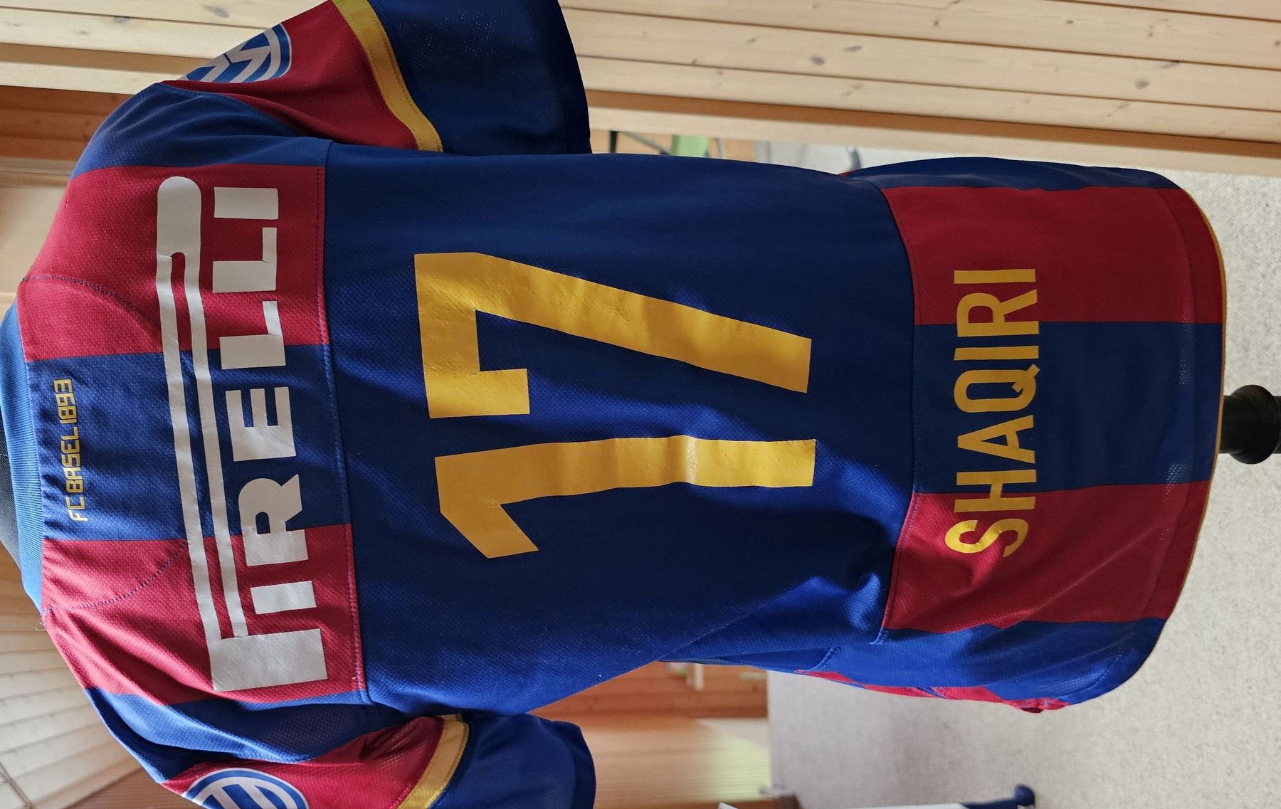 T-shirt: FC Basel Trikot, Shaqiri #17, Original – Usato da Mühlrüti venduto da jan_tyx2