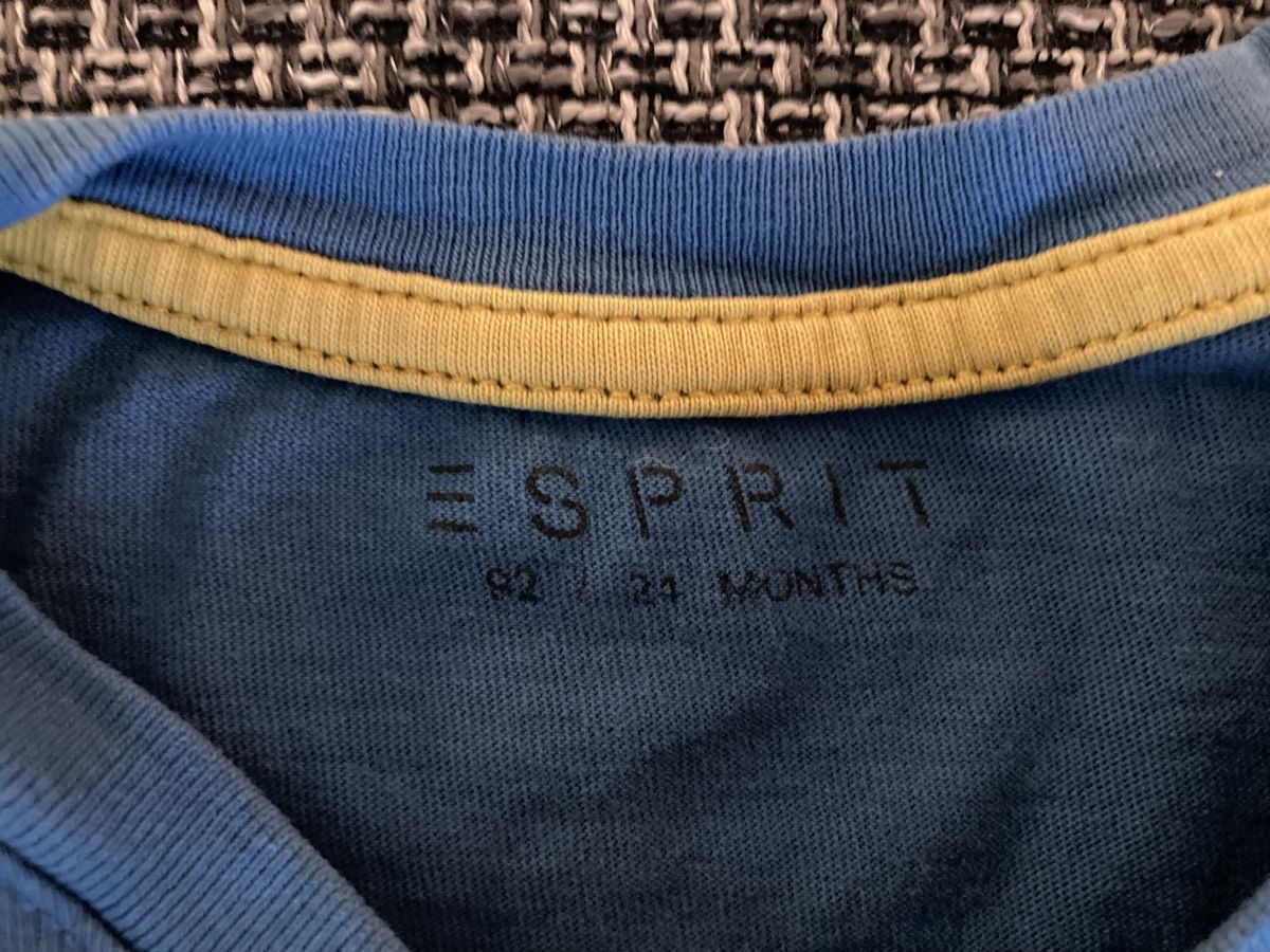 Pullover & Sweatshirts: Pull + t-shirt t. 92 – Gebraucht aus Genève von Eschindler 2