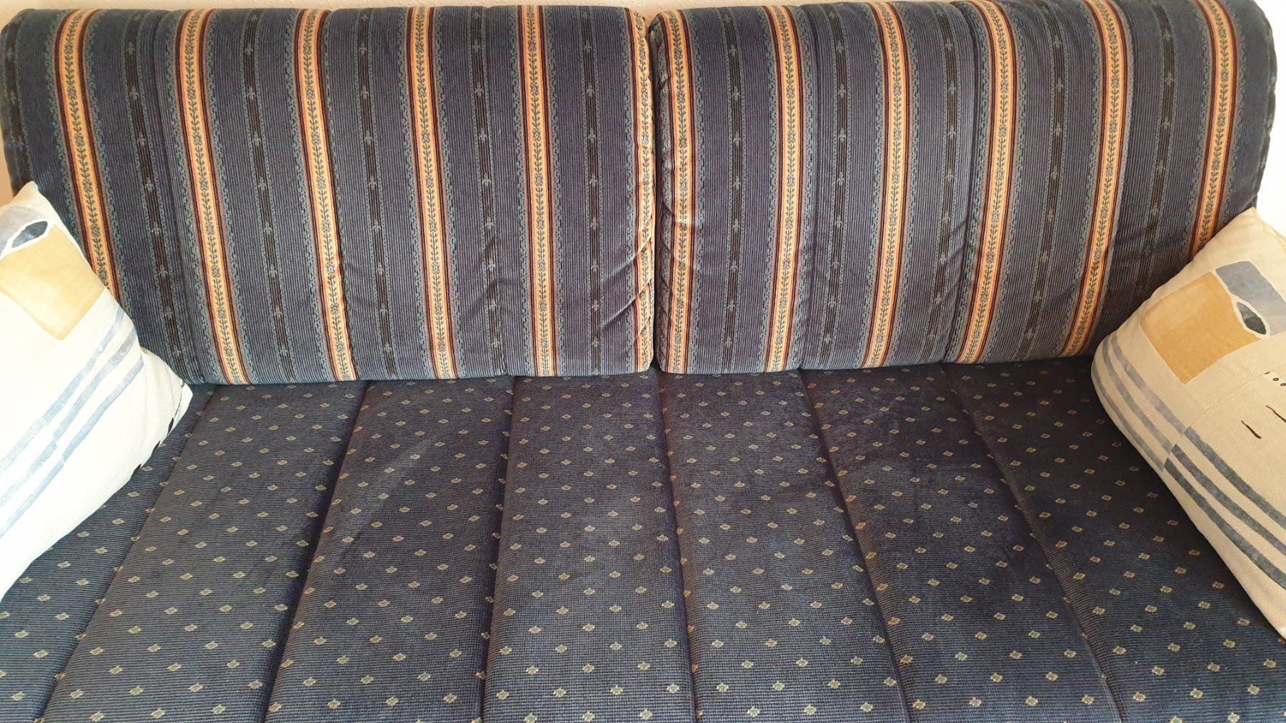 Sofas: Zweiersofa mit Stauraum. – Gebraucht aus Goldach von armando_r 2