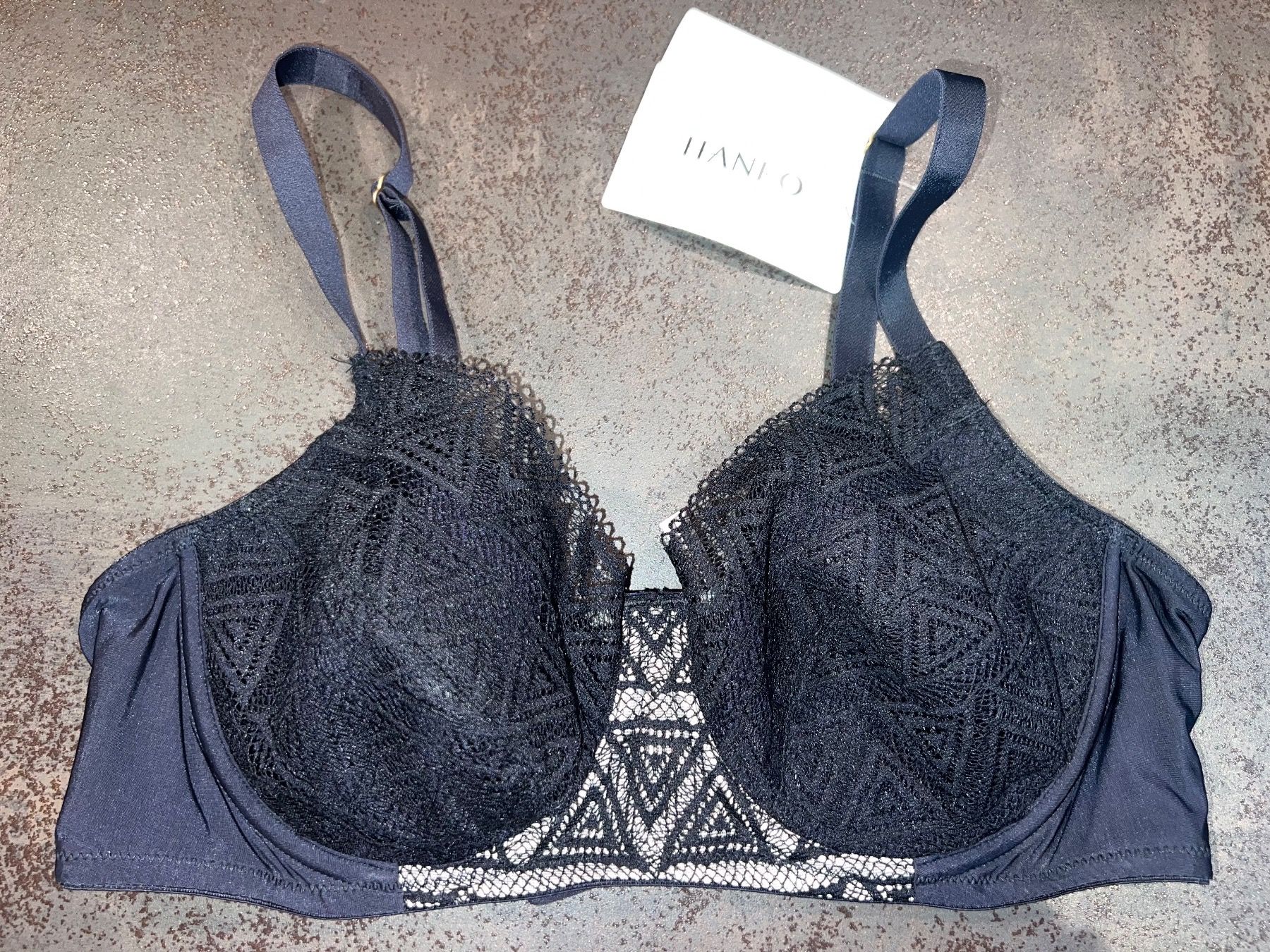 Hanro Altra biancheria intima: BH HANRO 75C neu – Nuovo (secondo la descrizione) da Dornach venduto da samuti
