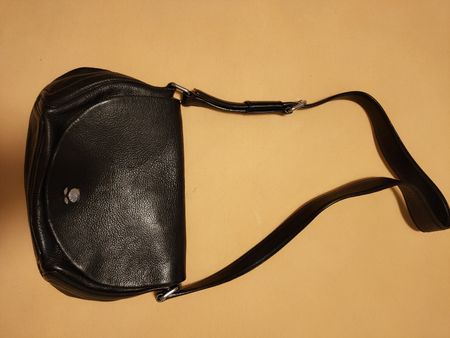 Schwarze Ledertasche von Navyboot– Klassisch und Zeitlos für