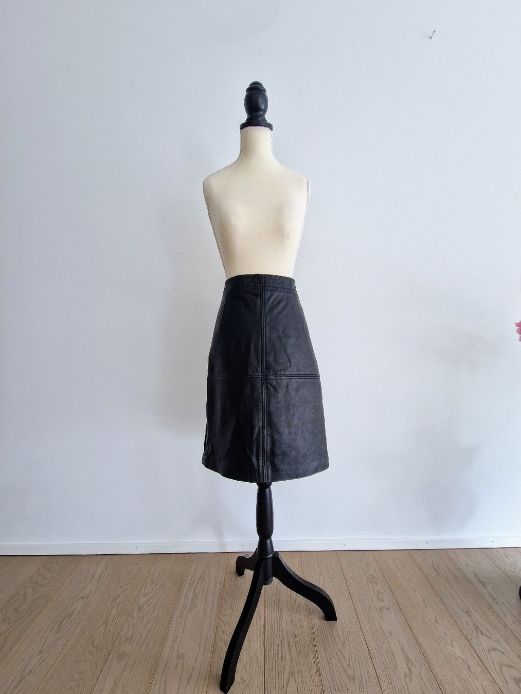 Maddison Gonne: MADDISON Jupe Echtleder 100% Gr. 40 – Nuovo (secondo la descrizione) da Horgen venduto da akkohappyshopping 1