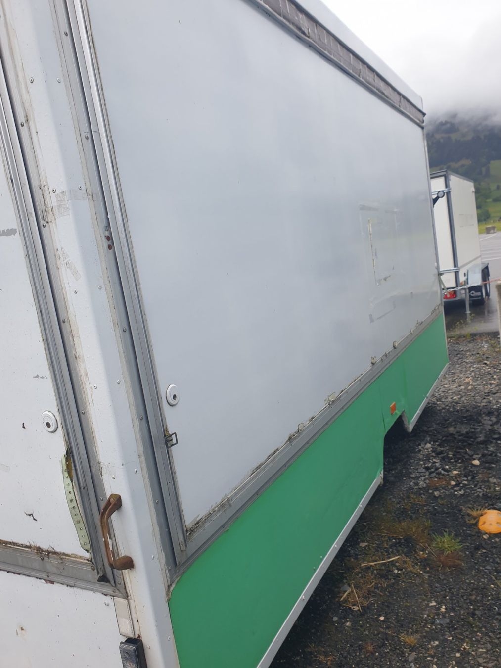 Rimorchi: Imbissanhanger – Usato da Frutigen venduto da Nat61 3