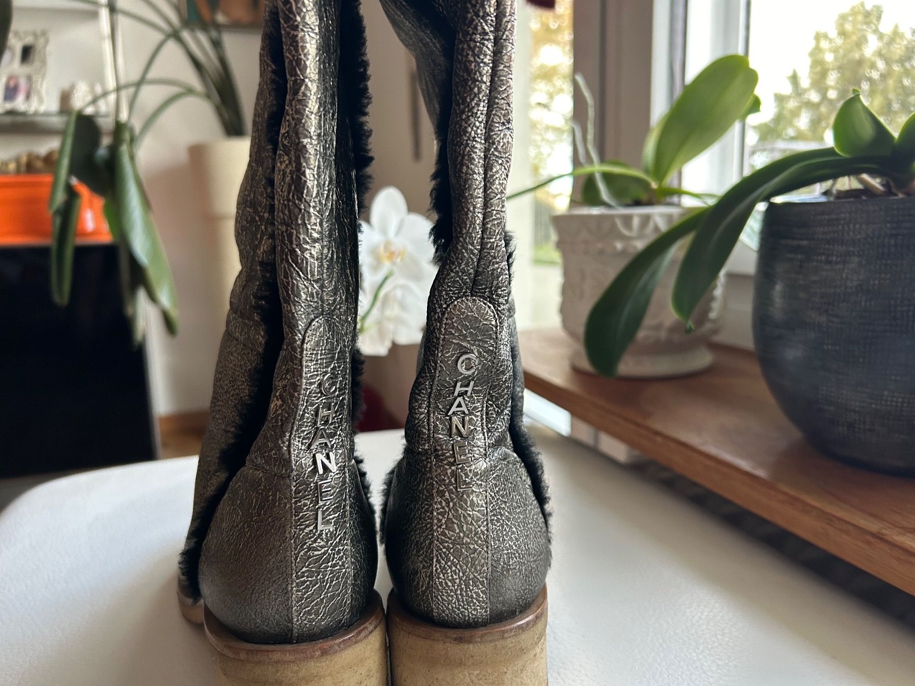 Chanel Scarpe da donna: Chanel sheering boots (37.5) – Usato da Rüschlikon venduto da Tey_sl 3