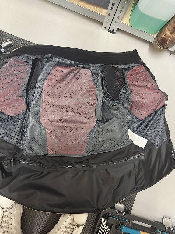 Jacken: LEATT 7.5 Multi Tour Jacke – Gebraucht aus Zürich von Big-D_Hans 2