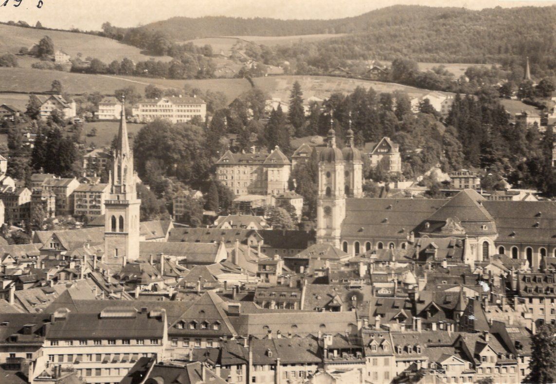 Cartoline postali: St. Gallen Zentrum mit Marienheim. – Usato da St. Gallen venduto da Epu